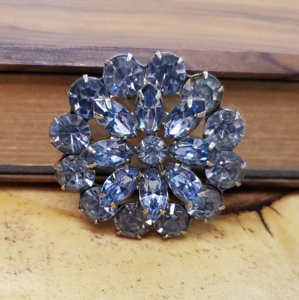 Vintage Weiss Brooch